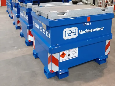 Ibc/kiwa brandstoftank 995 liter incl. AdBlue tank/Vlarem