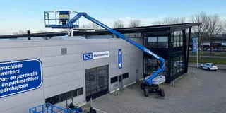 123Machineverhuur Primeur S’werelds Eerste En Hoogste Trax Telescoophoogwerker Genie
