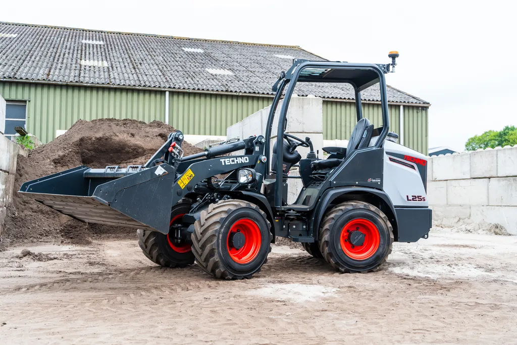 Techno L25s -  123 Machineverhuur