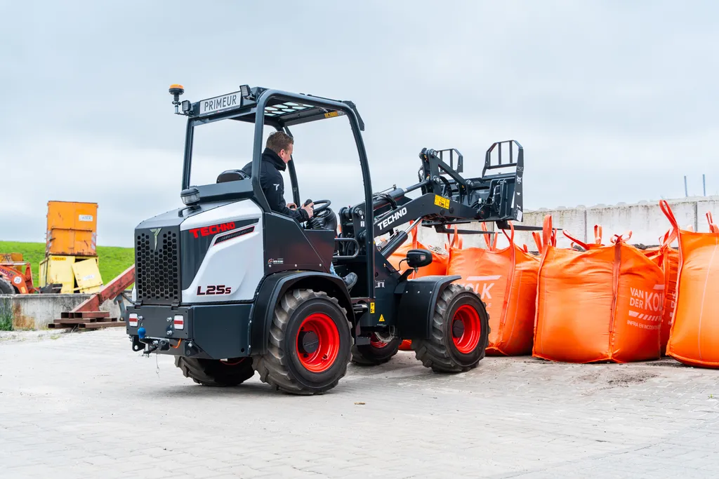 Techno shovel type L25s