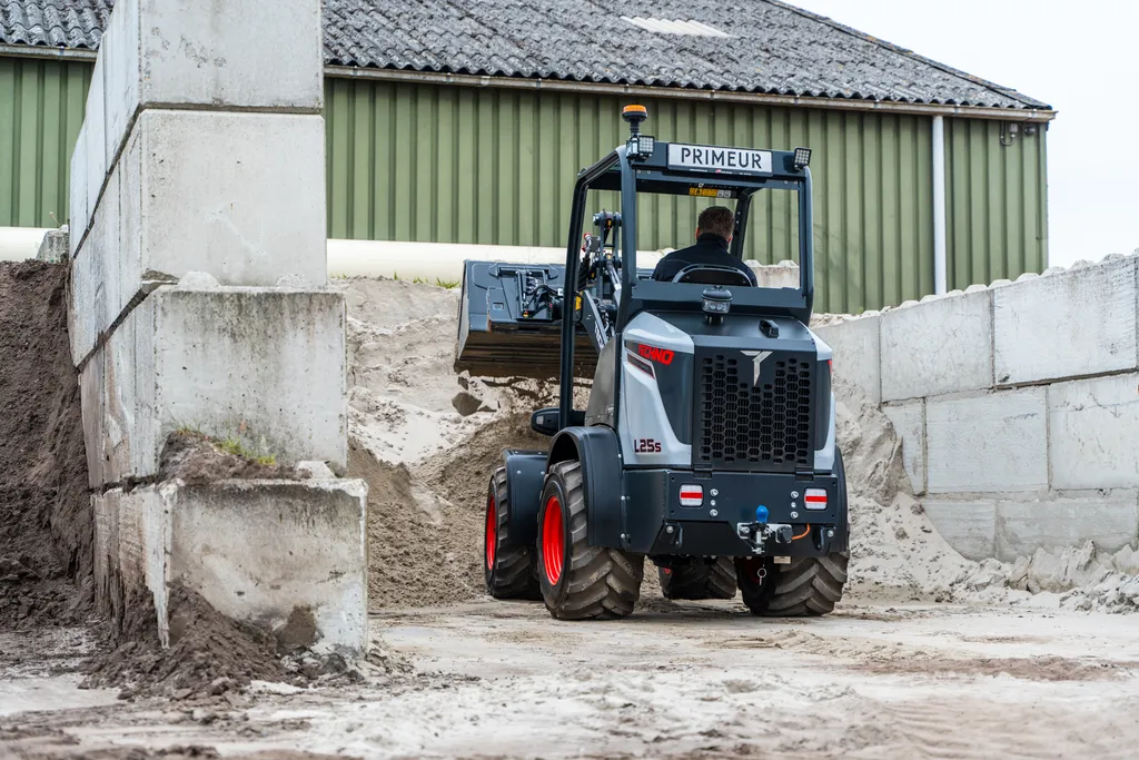 Techno shovel type L25s
