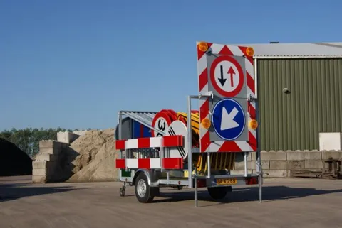 Voorwaarschuw.